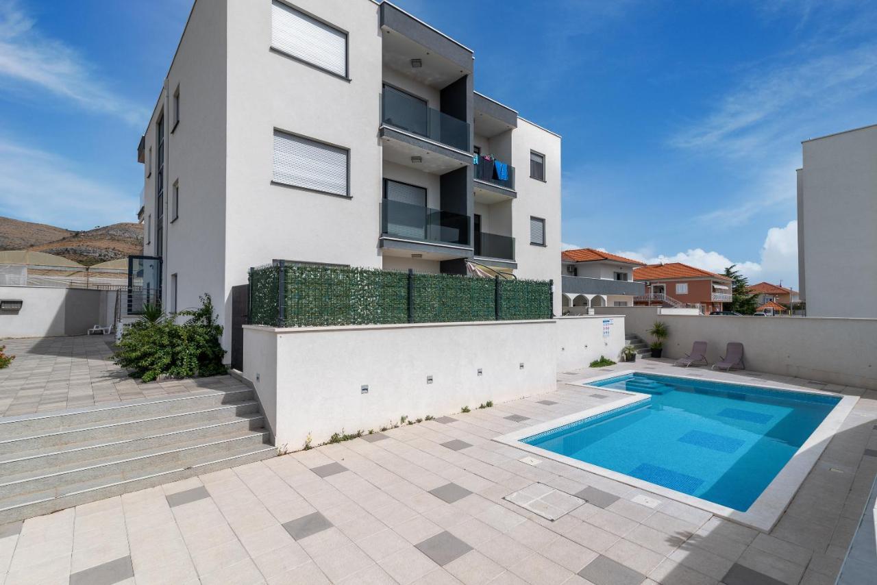 Apartman Lorena Трогир Екстериор снимка