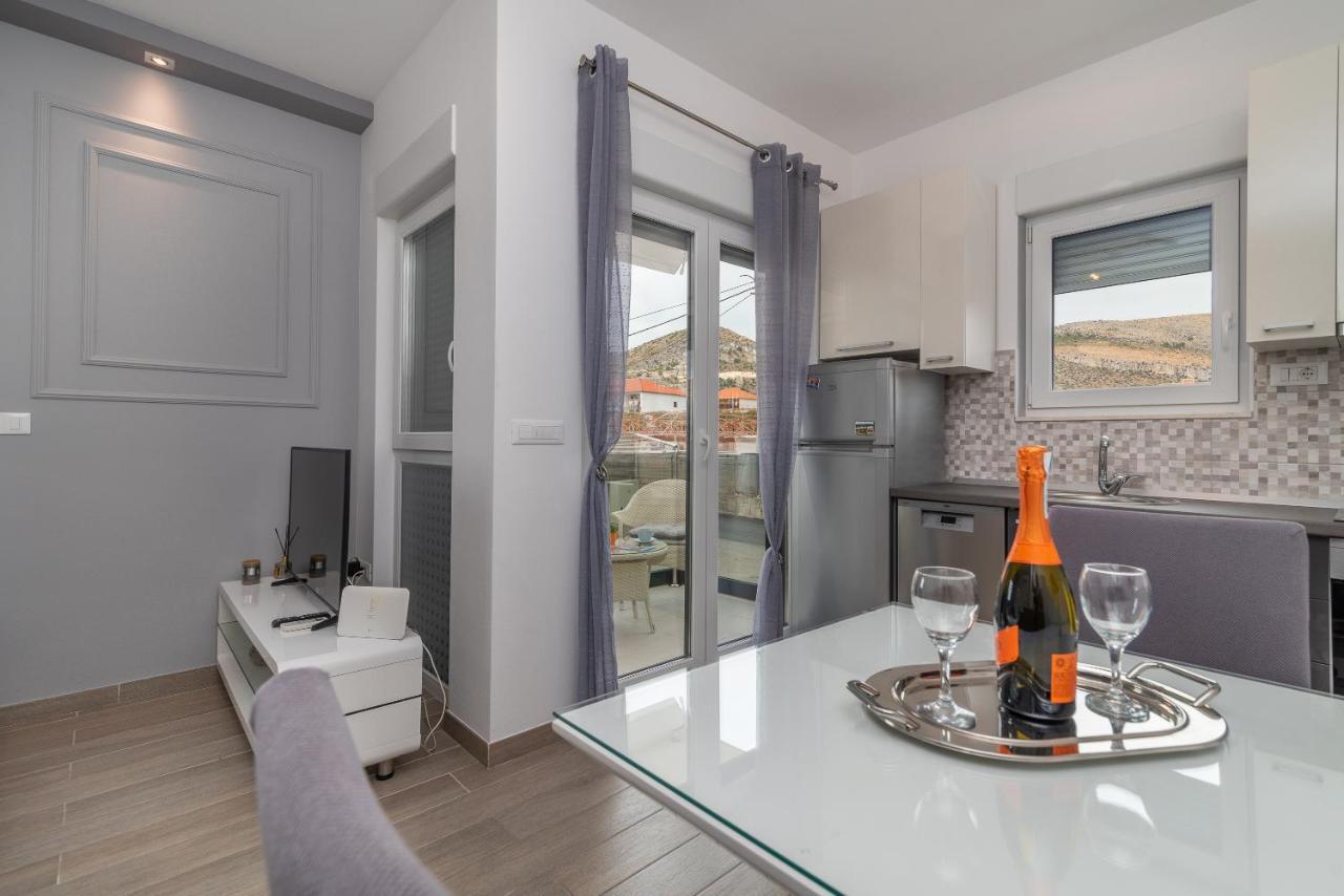 Apartman Lorena Трогир Екстериор снимка