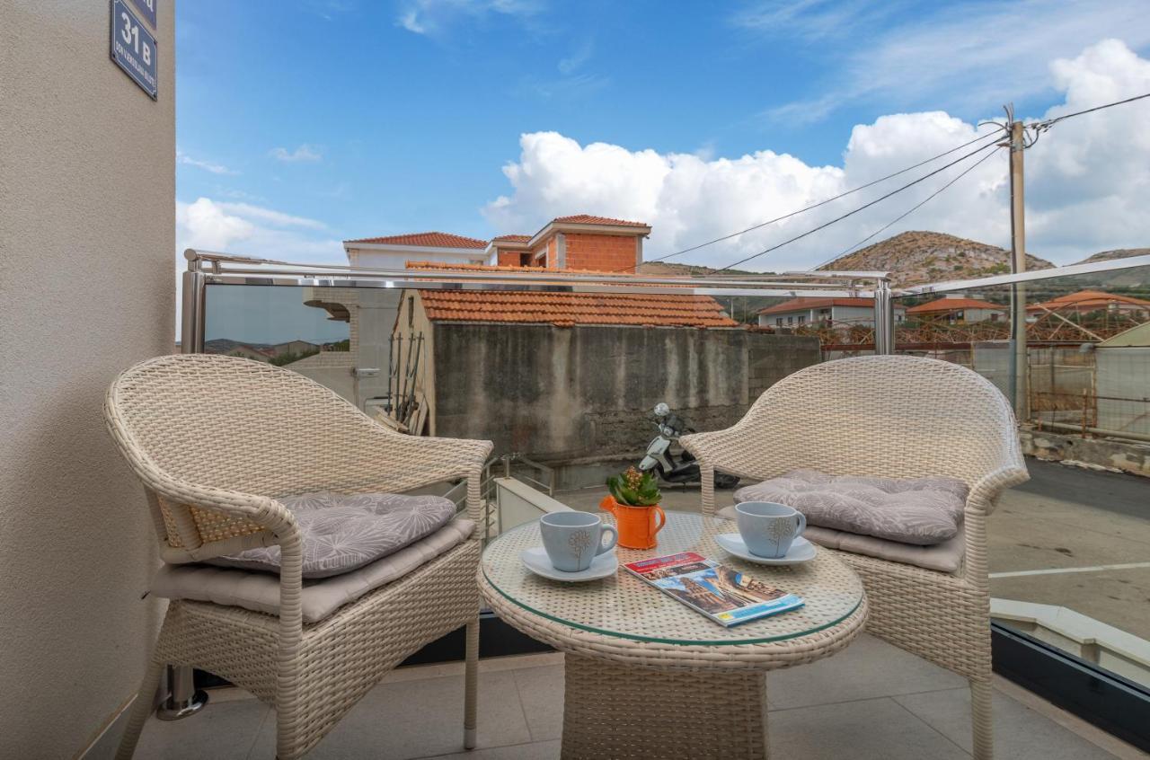 Apartman Lorena Трогир Екстериор снимка