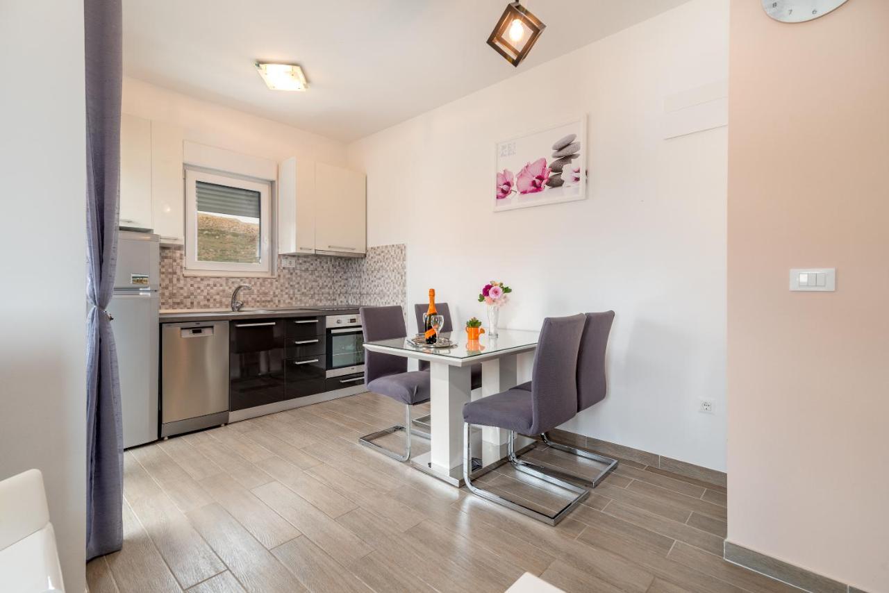 Apartman Lorena Трогир Екстериор снимка