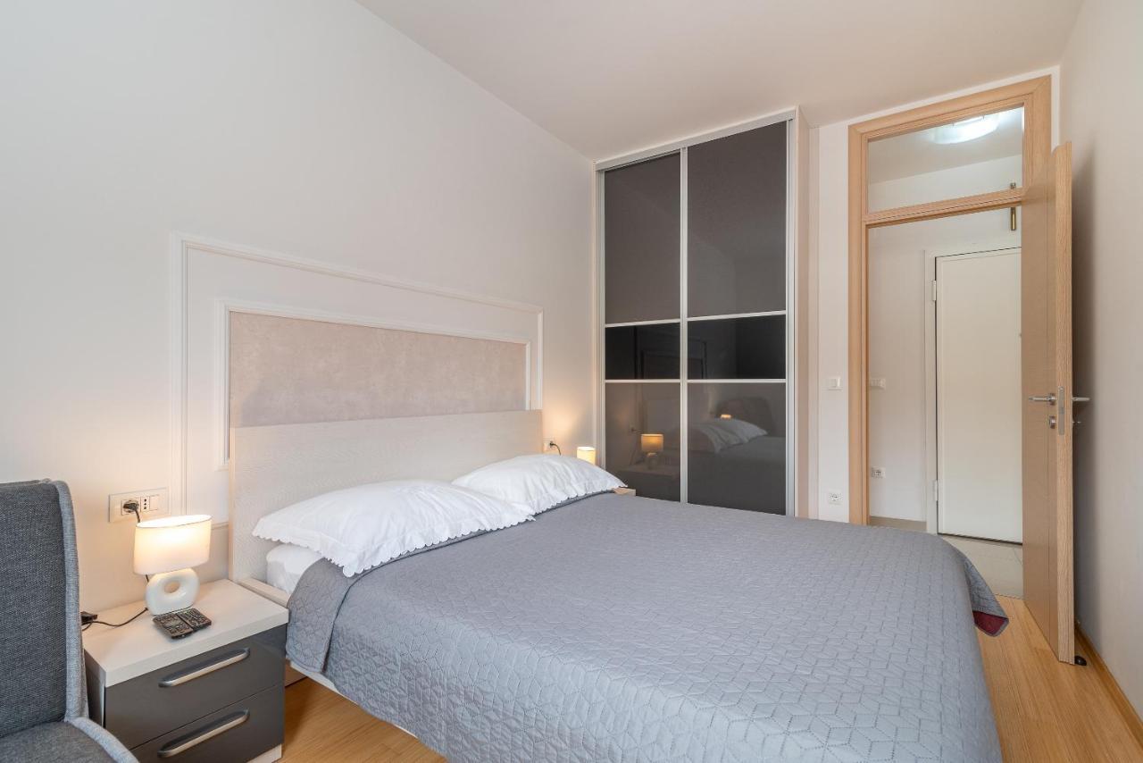 Apartman Lorena Трогир Екстериор снимка