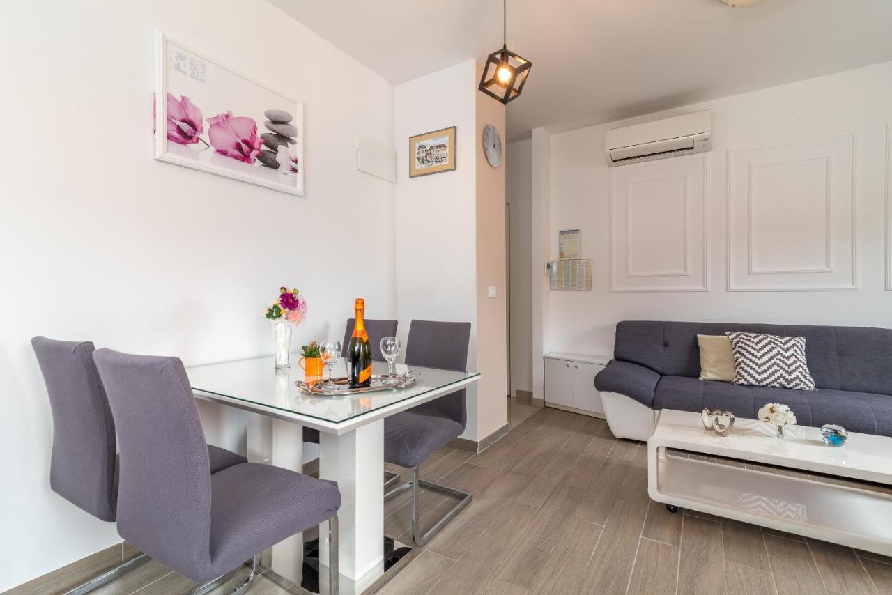 Apartman Lorena Трогир Екстериор снимка
