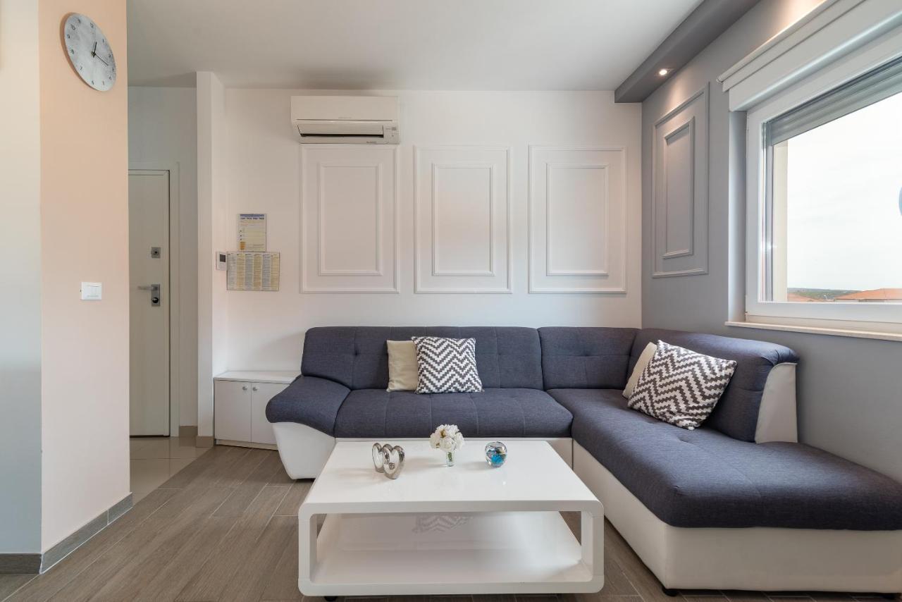 Apartman Lorena Трогир Екстериор снимка