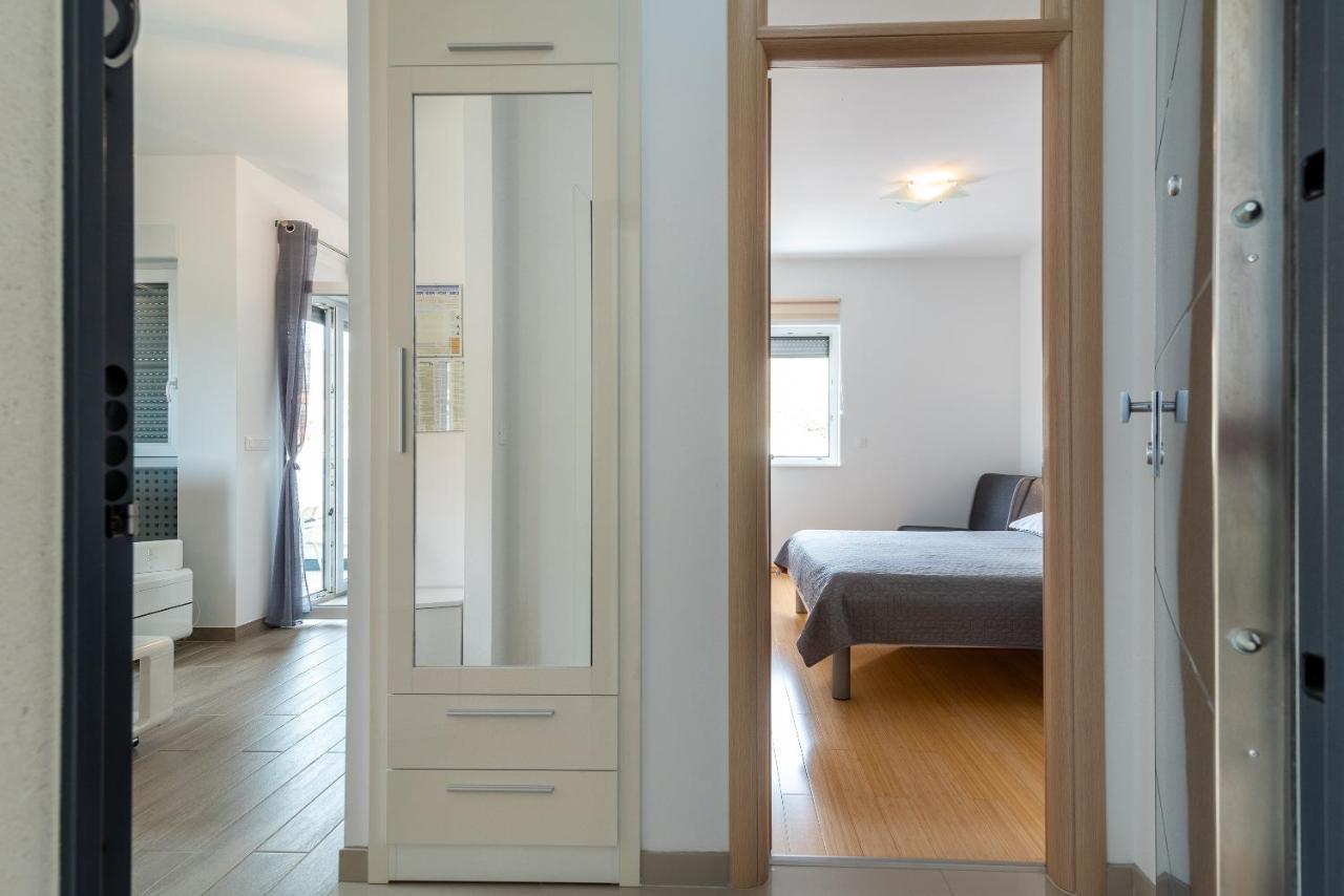 Apartman Lorena Трогир Екстериор снимка