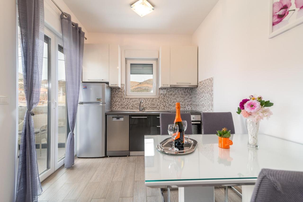 Apartman Lorena Трогир Екстериор снимка