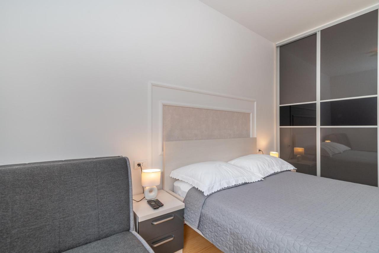Apartman Lorena Трогир Екстериор снимка