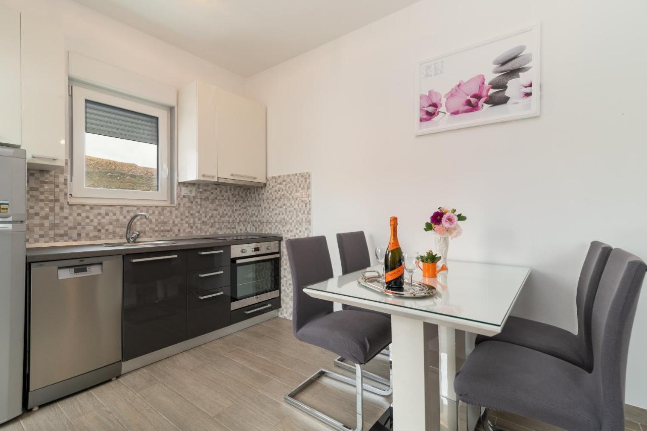 Apartman Lorena Трогир Екстериор снимка