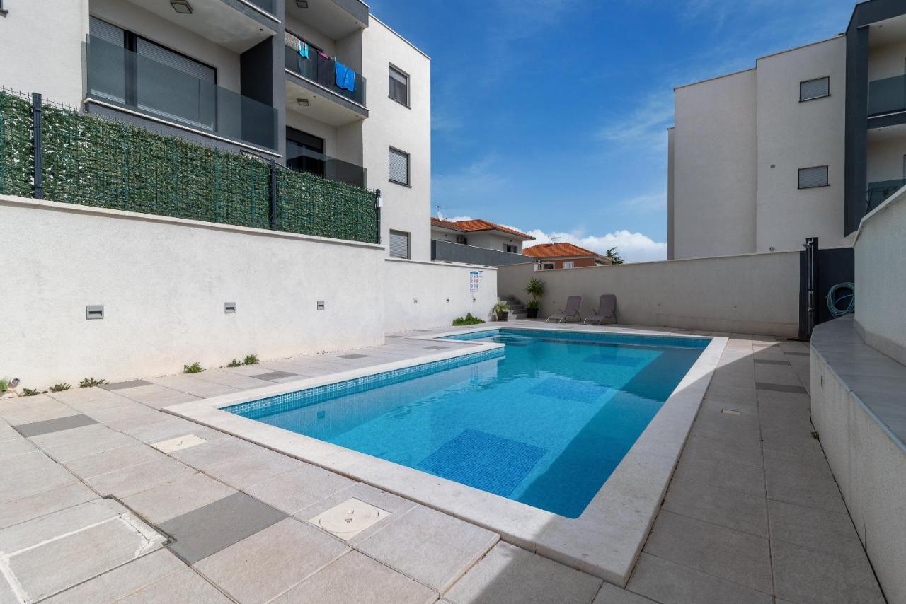 Apartman Lorena Трогир Екстериор снимка